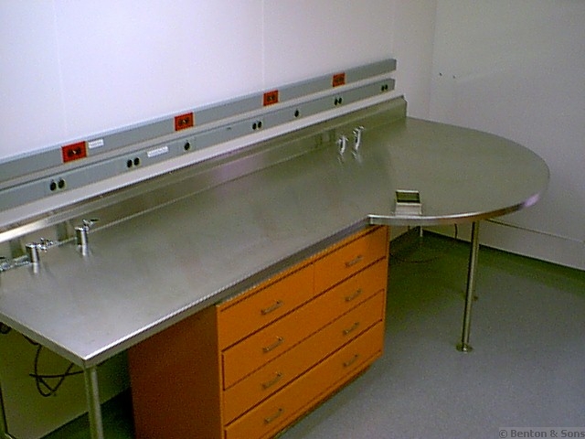 Custom stainless steel fabrication of pharmaceutical & laboratory equipment - Image of custom stainless steel lab table